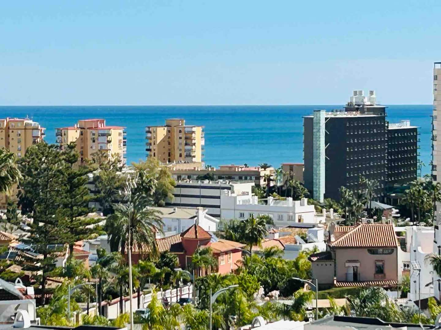 Vistas al mar Mediterráneo y a Playamar desde el apartamento